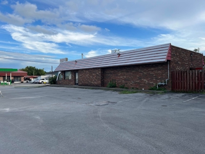Commercial Building in Burkesville, KY - image 4