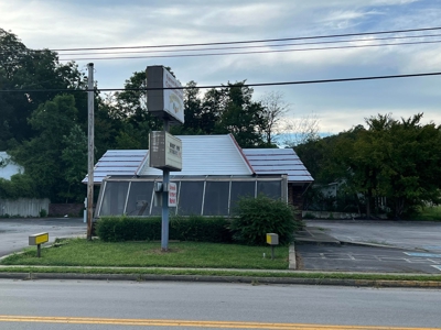 Commercial Building in Burkesville, KY - image 5