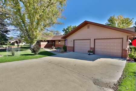 Ranch-Style Home With Acreage For Sale in Hotchkiss, CO! - image 2