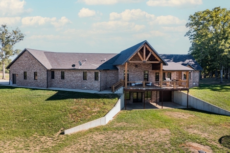 Luxury Home & Farm For Sale in Mountain Grove, MO - image 44