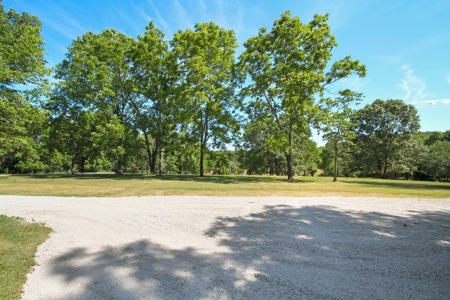 Contemporary Ranch Style Home in West Plains, MO for Sale - image 36