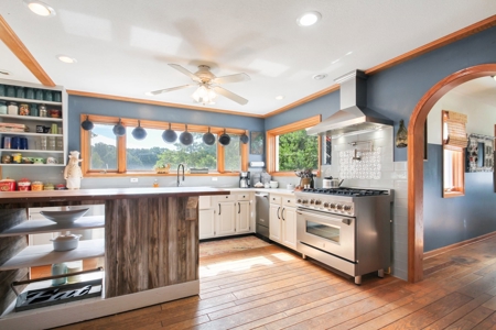 Contemporary Ranch Style Home in West Plains, MO for Sale - image 12