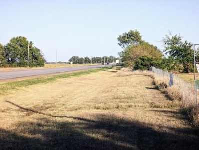 Online Auction, 8 Acres, Storage Units, Metal Shop, Halstead - image 9