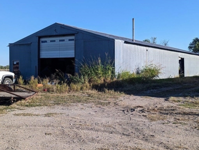 Online Auction, 8 Acres, Storage Units, Metal Shop, Halstead - image 3
