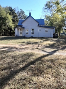 Farm House and Land For Sale in Cedar County Missouri - image 10