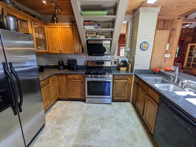 1.5 Story Home - 31 Acres - Located In Patrick County, Va - image 13