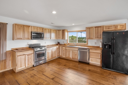 Beautifully Remodeled Colorado Mountain Home With Peak Views - image 16