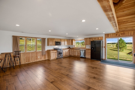 Beautifully Remodeled Colorado Mountain Home With Peak Views - image 15