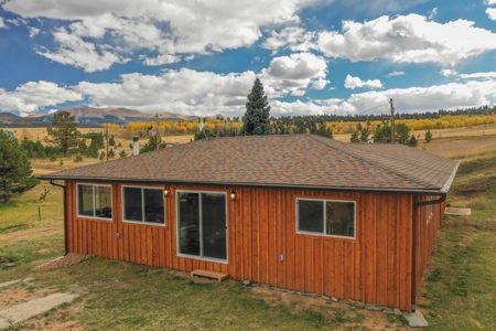 Beautifully Remodeled Colorado Mountain Home With Peak Views - image 24