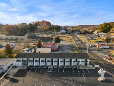 21 Unit Mixed Use Building For Sale in Kentucky - image 2