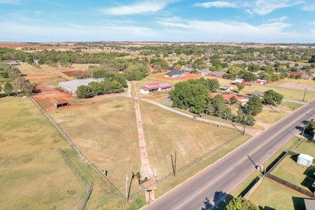 Equine Property For Sale In Elk City, Oklahoma - image 2