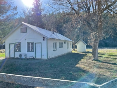 Farmhouse on 80 acres in Northern California - image 1