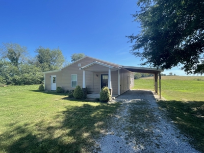 Country Home and Acreage For Sale in Lawrenceburg Tn - image 2