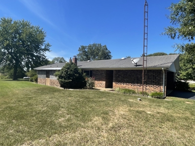Country Home and Acreage For Sale in Lawrenceburg Tn - image 8