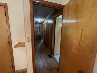 Country Home and Acreage For Sale in Lawrenceburg Tn - image 23