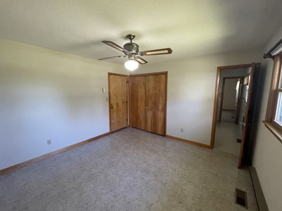 Country Home and Acreage For Sale in Lawrenceburg Tn - image 27