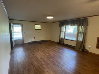 Country Home and Acreage For Sale in Lawrenceburg Tn - image 20