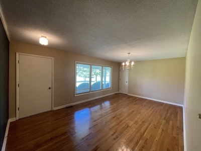 Country Home and Acreage For Sale in Lawrenceburg Tn - image 22