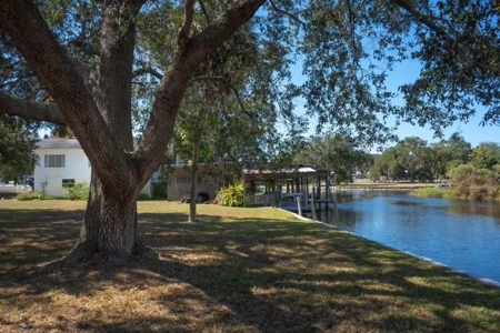 Canal Front Property - Suwannee Florida! - image 2