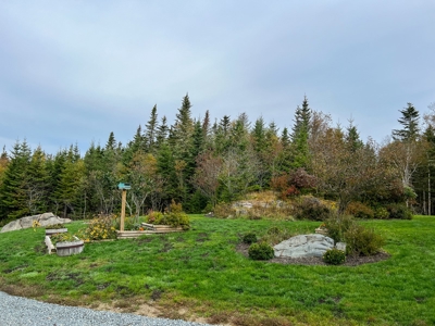 5-Bedroom Contemporary with Acreage - image 12