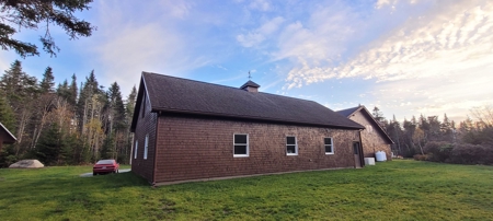 5-Bedroom Contemporary with Acreage - image 6