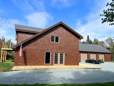 5-Bedroom Contemporary with Acreage - image 9