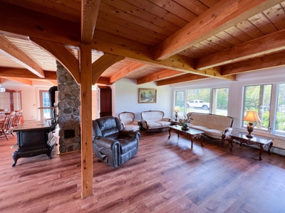 5-Bedroom Contemporary with Acreage - image 23