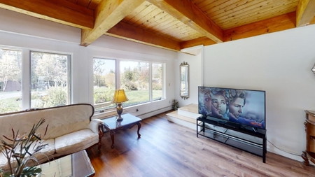 5-Bedroom Contemporary with Acreage - image 27