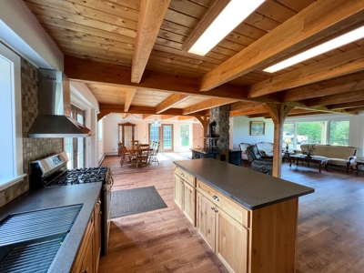 5-Bedroom Contemporary with Acreage - image 18