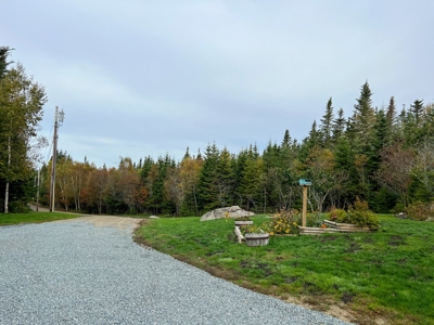 5-Bedroom Contemporary with Acreage - image 13