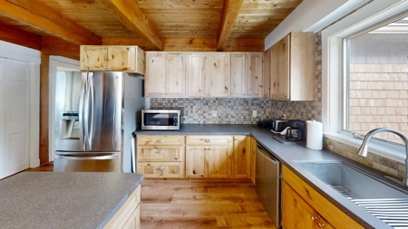 5-Bedroom Contemporary with Acreage - image 16