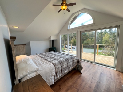 5-Bedroom Contemporary with Acreage - image 39