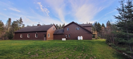 5-Bedroom Contemporary with Acreage - image 7