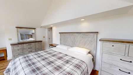 5-Bedroom Contemporary with Acreage - image 37