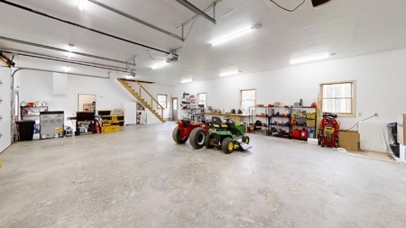 5-Bedroom Contemporary with Acreage - image 48