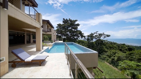 Luxurious Ocean Front Home With 5 Hectares - image 8