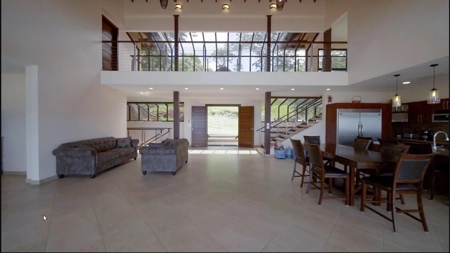 Luxurious Ocean Front Home With 5 Hectares - image 7