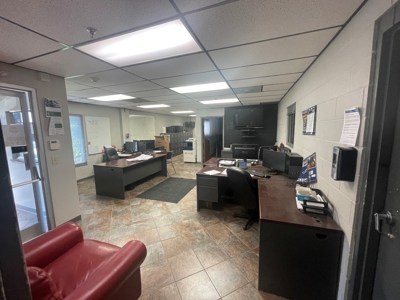 Commercial building & 9.5 acres for sale at Morgantown Ky. - image 26