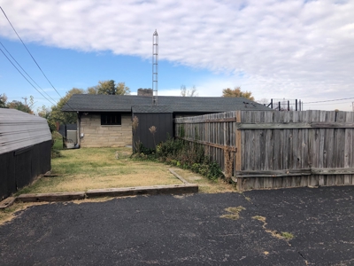 Home for sale in Owensboro, Ky 2 Bed 2 Baths Full Basement - image 3