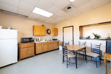Tool & Die Industrial Operation Business Building For Sale - image 27