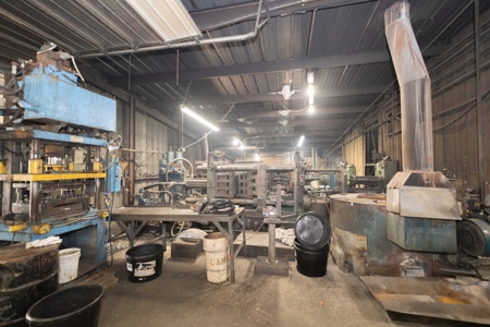 Tool & Die Industrial Operation Business Building For Sale - image 19