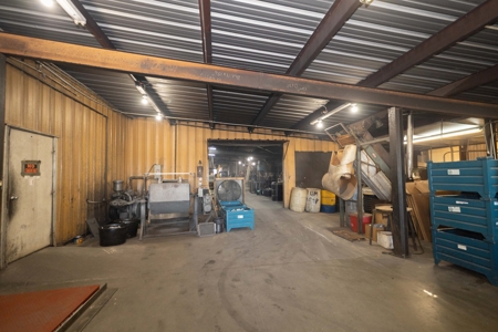 Tool & Die Industrial Operation Business Building For Sale - image 16