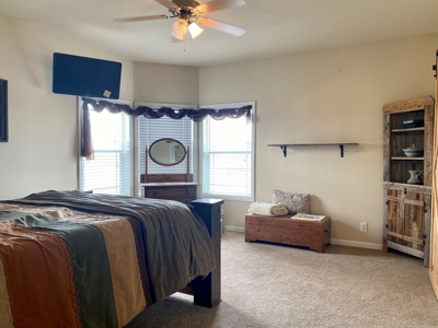 High-end 3 bed 2 bath home on 320 acres with mountain views - image 26