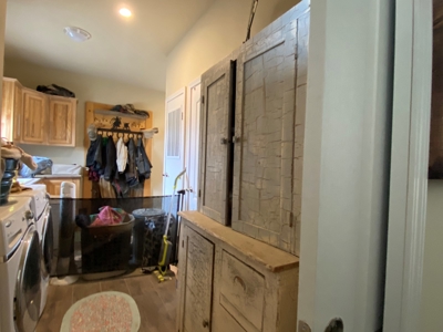 High-end 3 bed 2 bath home on 320 acres with mountain views - image 10