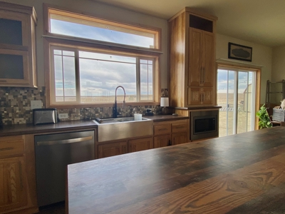 High-end 3 bed 2 bath home on 320 acres with mountain views - image 22