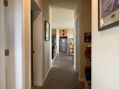 High-end 3 bed 2 bath home on 320 acres with mountain views - image 7