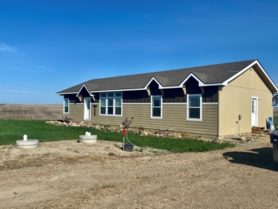 High-end 3 bed 2 bath home on 320 acres with mountain views - image 46
