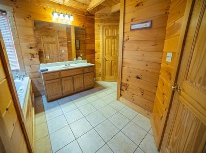 Log Home w Unrestricted Acreage for Sale Hancock County TN - image 38