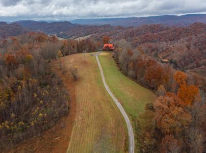 Log Home w Unrestricted Acreage for Sale Hancock County TN - image 15