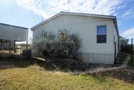 West Texas home and land near San Angelo and Mertzon - image 9